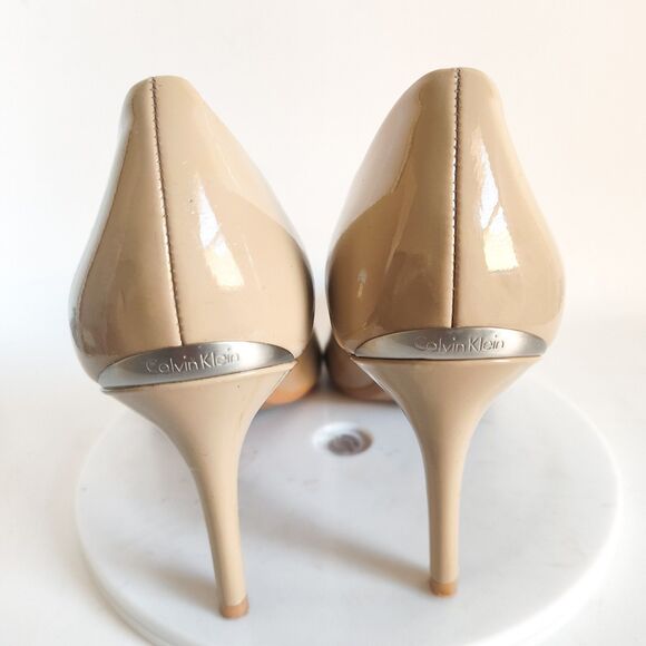Calvin Klein Heels Size 10 Faux Leather Stiletto Nude Neutral Pointy Toe Beige - Picture 3 of 11